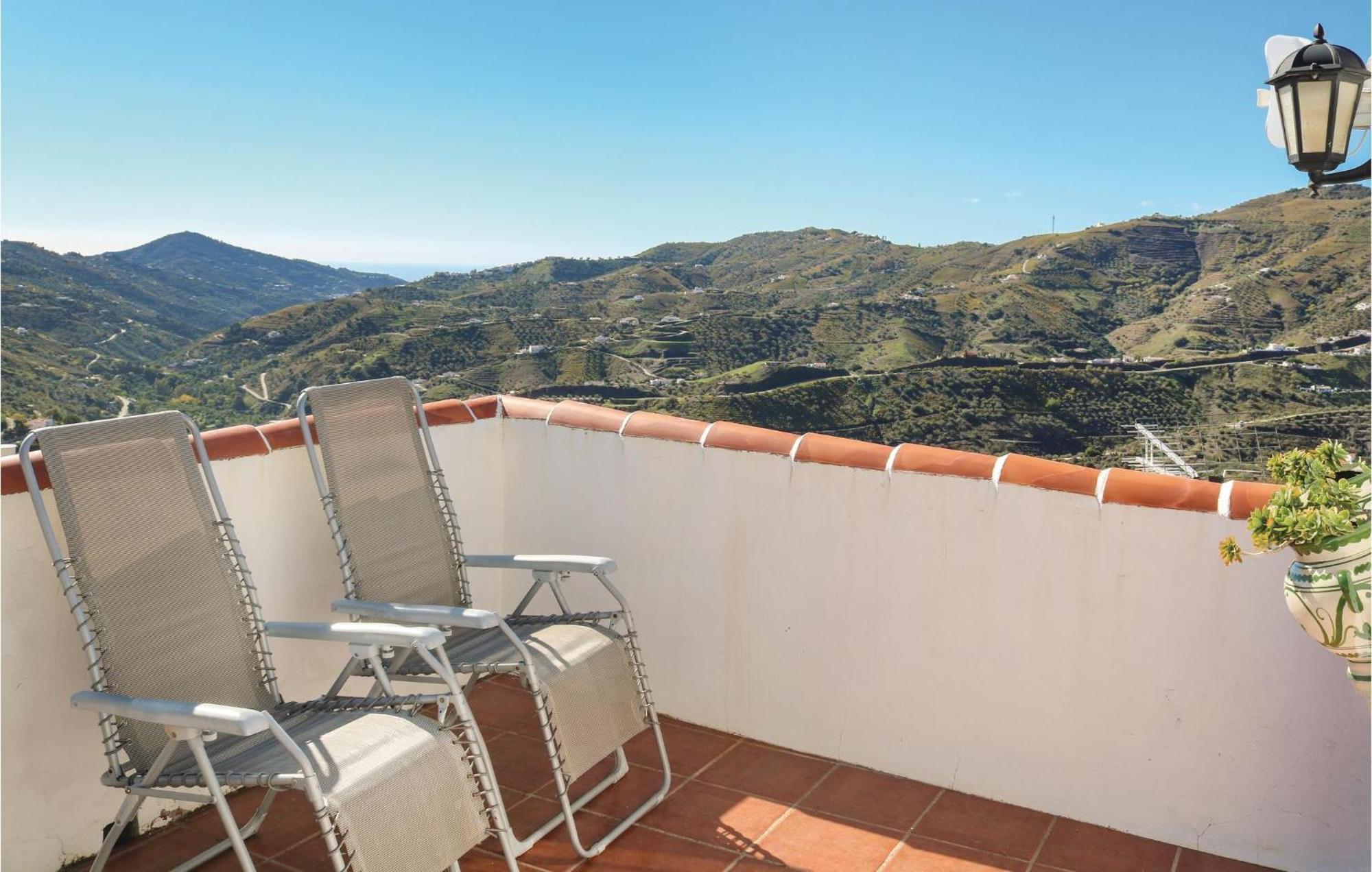 Nice Home In Canillas De Albaida With Wifi Εξωτερικό φωτογραφία